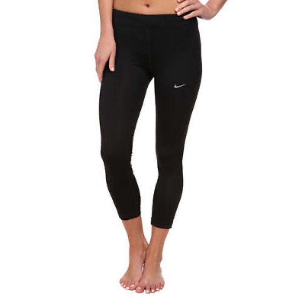 Nike Essential women’s L black cropped leggings